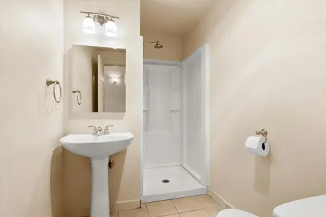 528 SE Cascade Avenue Redmond OR 97756