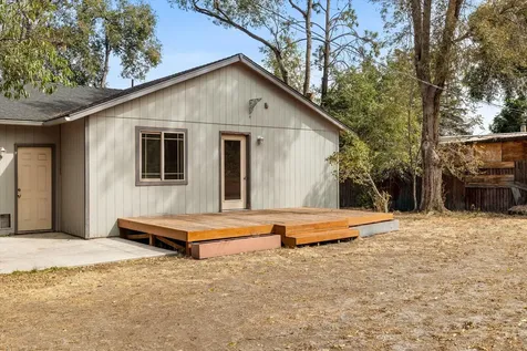 528 SE Cascade Avenue Redmond OR 97756