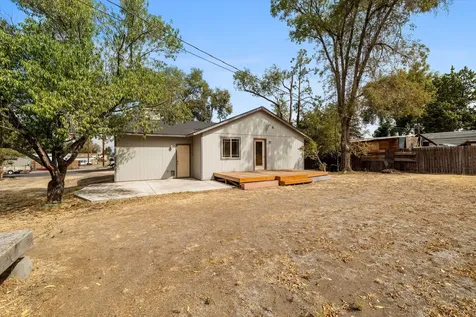 528 SE Cascade Avenue Redmond OR 97756