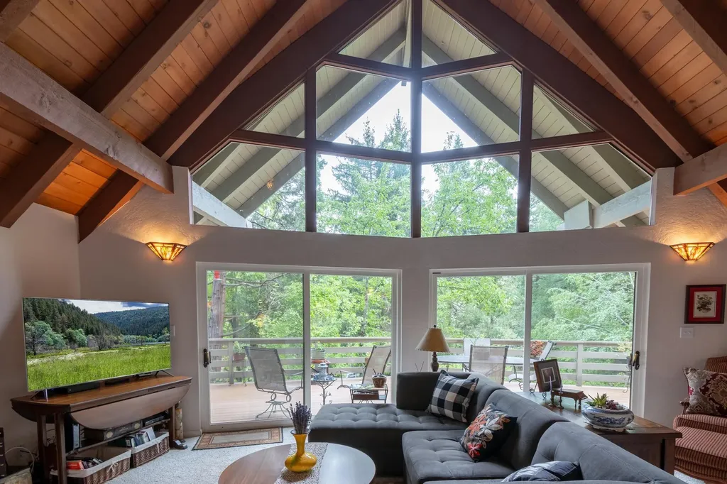 355 Granite Street Ashland OR 97520