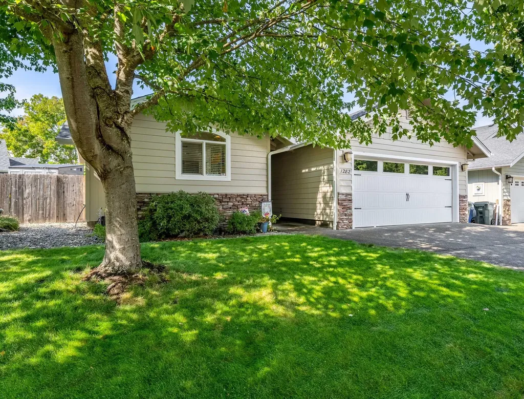 1282 Angler Lane Grants Pass OR 97527