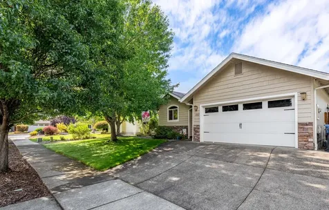 1282 Angler Lane Grants Pass OR 97527