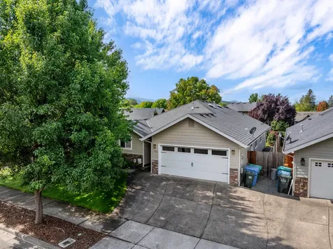 1282 Angler Lane Grants Pass OR 97527