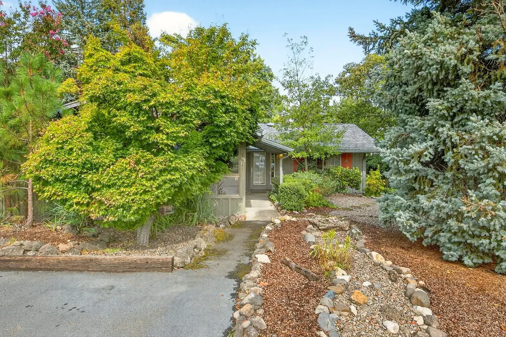 767 Twin Pines Circle Ashland OR 97520