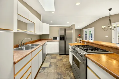 767 Twin Pines Circle Ashland OR 97520
