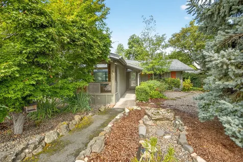 767 Twin Pines Circle Ashland OR 97520