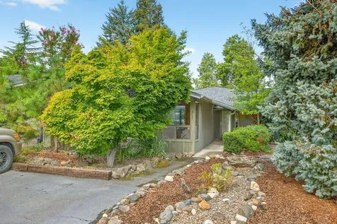 767 Twin Pines Circle Ashland OR 97520