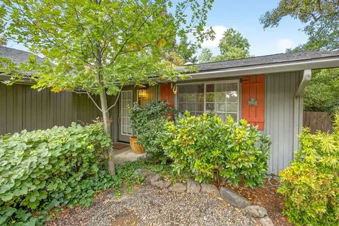767 Twin Pines Circle Ashland OR 97520