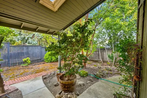 767 Twin Pines Circle Ashland OR 97520