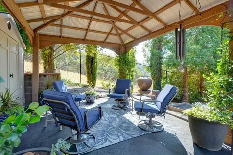 3894 Hillcrest Road Medford OR 97504