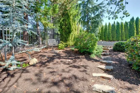 3894 Hillcrest Road Medford OR 97504