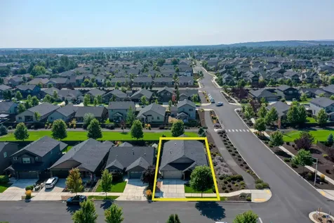 2482 NW Ivy Avenue Redmond OR 97756