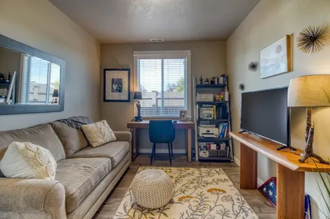 2482 NW Ivy Avenue Redmond OR 97756