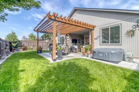 2482 NW Ivy Avenue Redmond OR 97756