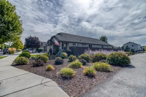 2482 NW Ivy Avenue Redmond OR 97756