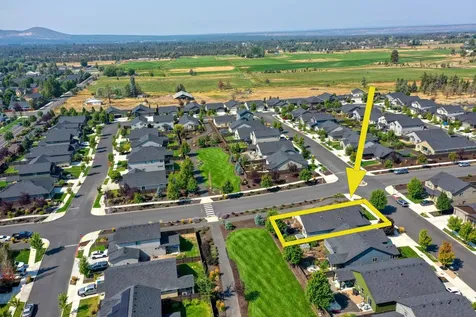 2482 NW Ivy Avenue Redmond OR 97756