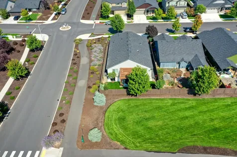 2482 NW Ivy Avenue Redmond OR 97756