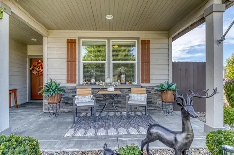 2482 NW Ivy Avenue Redmond OR 97756