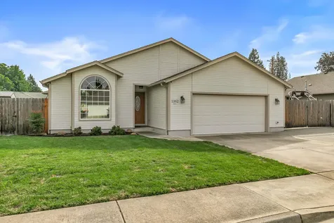 1362 Greentree Way Central Point OR 97502
