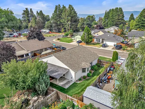 1362 Greentree Way Central Point OR 97502