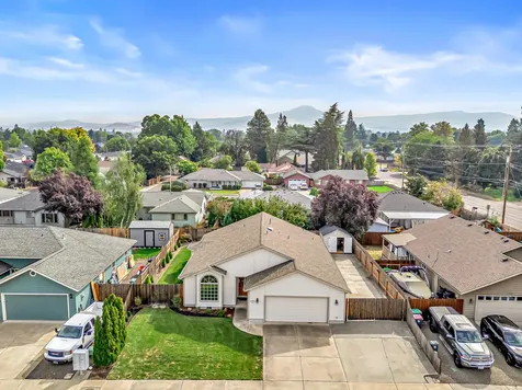 1362 Greentree Way Central Point OR 97502