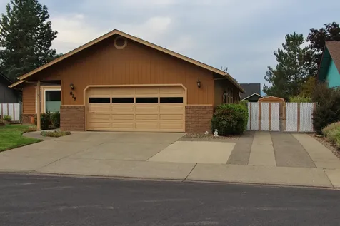 828 Mesman Drive Grants Pass OR 97527