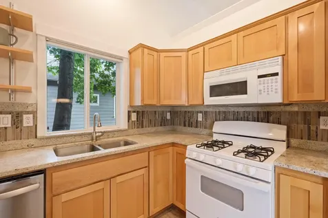 1825 NW Ivy Avenue Redmond OR 97756
