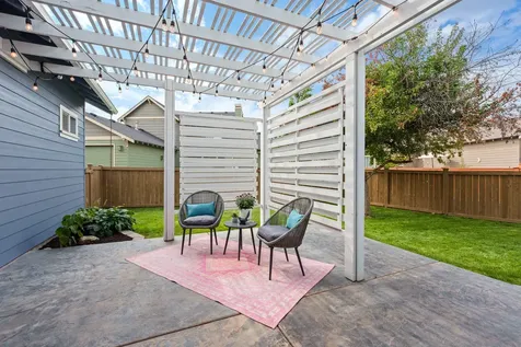 1825 NW Ivy Avenue Redmond OR 97756