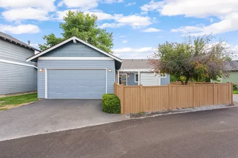 1825 NW Ivy Avenue Redmond OR 97756