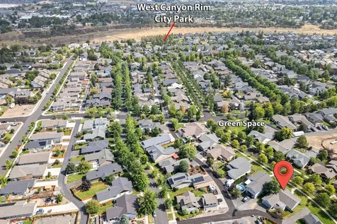 1825 NW Ivy Avenue Redmond OR 97756