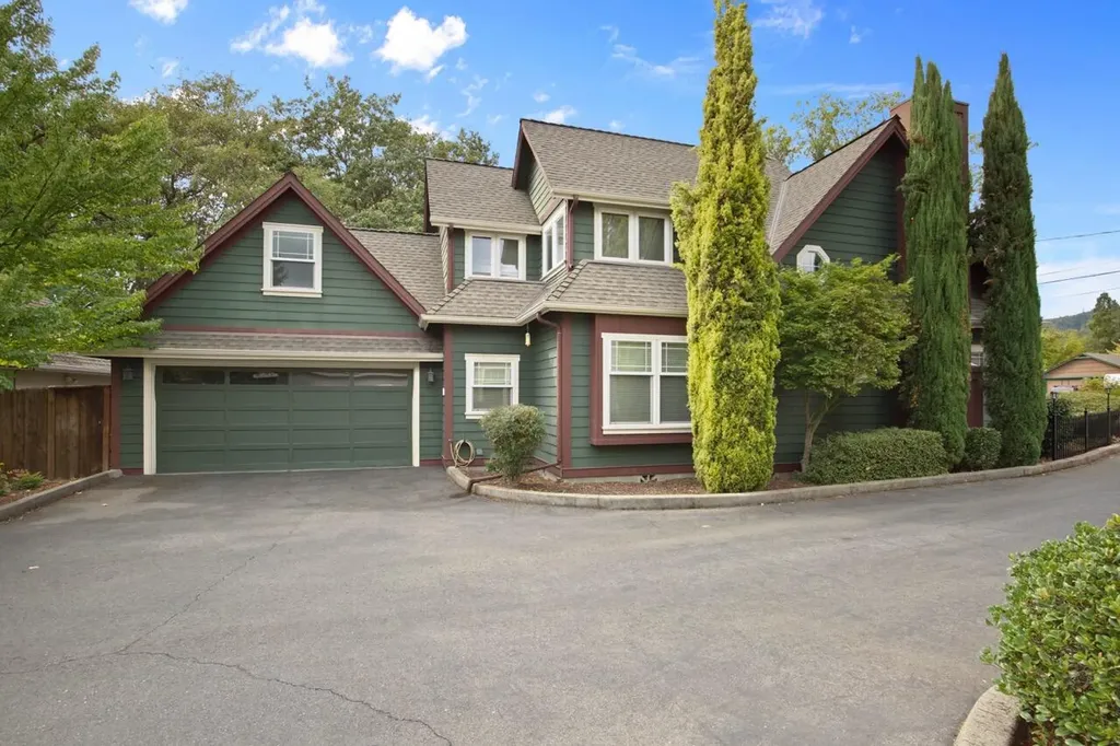 1613 SW I Street Grants Pass OR 97526