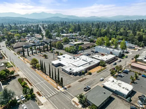 125 NE Manzanita Avenue Grants Pass OR 97526
