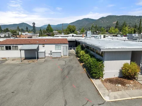 125 NE Manzanita Avenue Grants Pass OR 97526