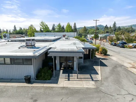 125 NE Manzanita Avenue Grants Pass OR 97526