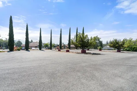 125 NE Manzanita Avenue Grants Pass OR 97526