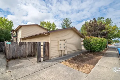 1880 Medart Lane Grants Pass OR 97527