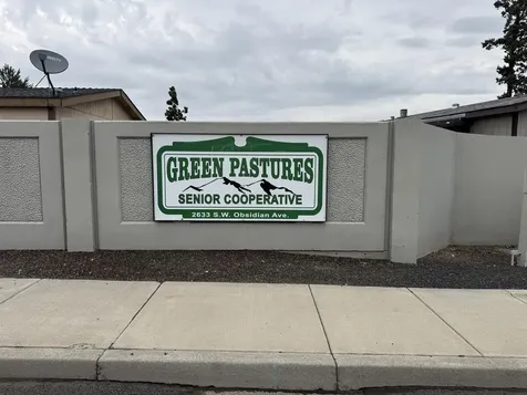 2633 SW Obsidian Avenue Redmond OR 97756