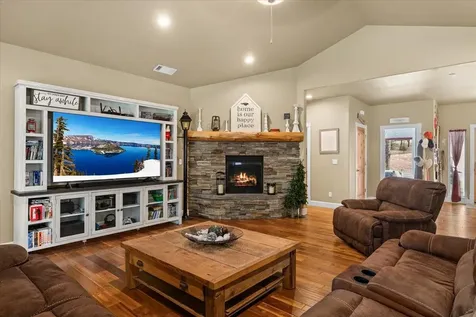 100 Mckenzie Ridge Road Grants Pass OR 97526
