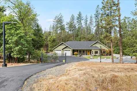 100 Mckenzie Ridge Road Grants Pass OR 97526