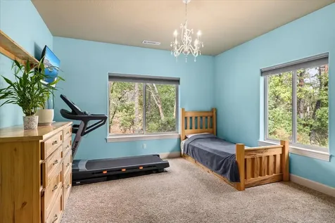100 Mckenzie Ridge Road Grants Pass OR 97526