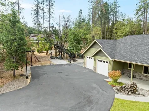 100 Mckenzie Ridge Road Grants Pass OR 97526