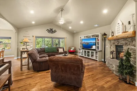 100 Mckenzie Ridge Road Grants Pass OR 97526