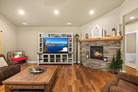 100 Mckenzie Ridge Road Grants Pass OR 97526