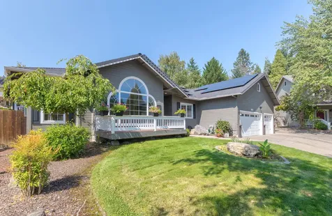 2034 NW Sarum Circle Grants Pass OR 97526