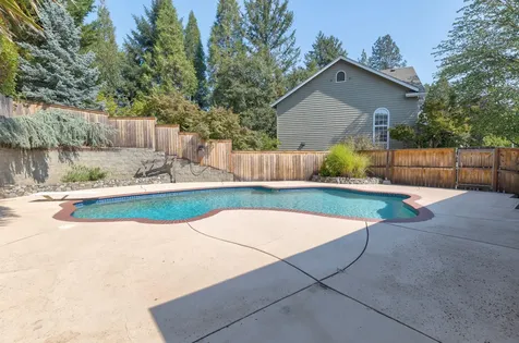 2034 NW Sarum Circle Grants Pass OR 97526