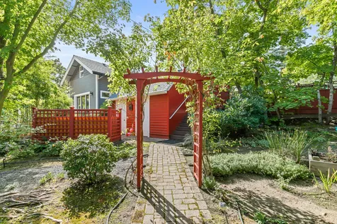 478 Siskiyou Boulevard Ashland OR 97520