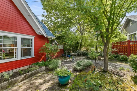 478 Siskiyou Boulevard Ashland OR 97520