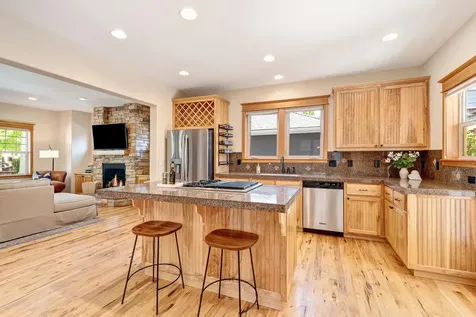 2084 NW Shiraz Court Bend OR 97703