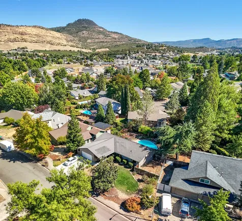 2616 Stonebrook Drive Medford OR 97504