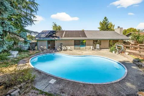 2616 Stonebrook Drive Medford OR 97504